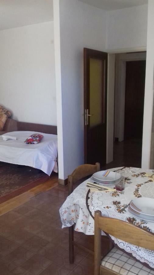 דירות Vrgada Apartman Ante מראה חיצוני תמונה