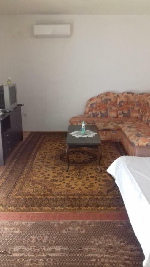 דירות Vrgada Apartman Ante מראה חיצוני תמונה